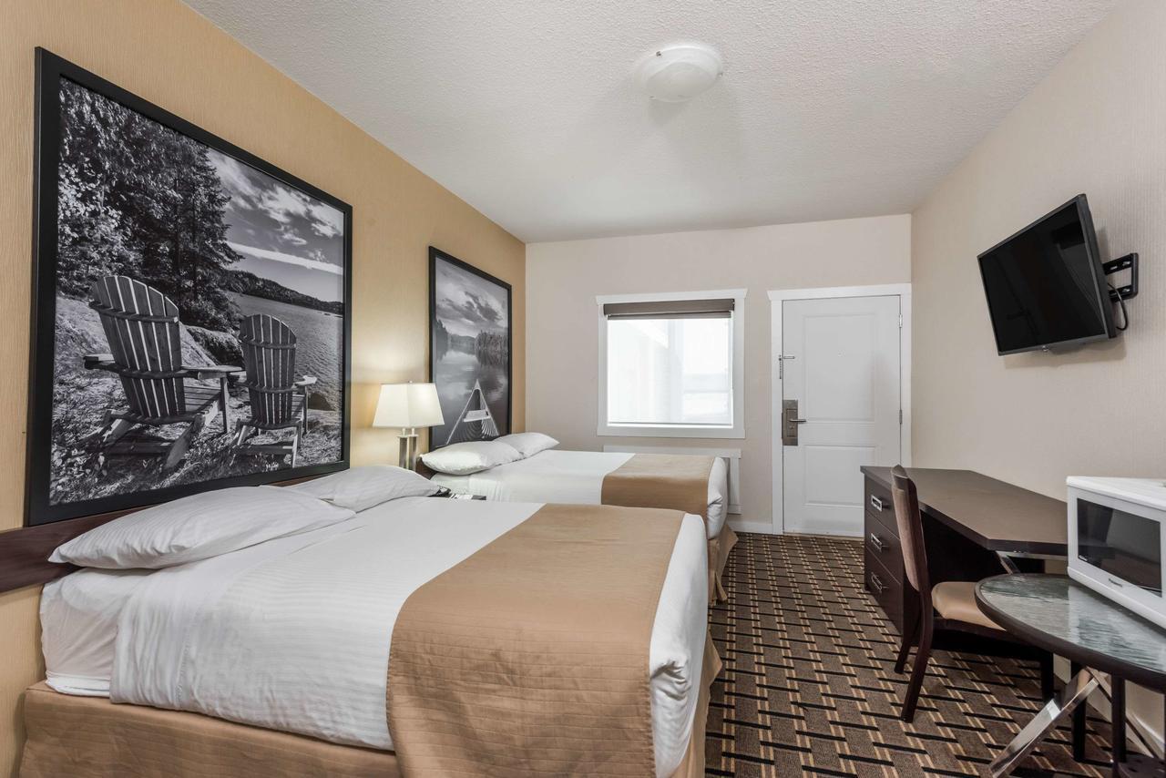 Super 8 By Wyndham Watrous Motel Ngoại thất bức ảnh